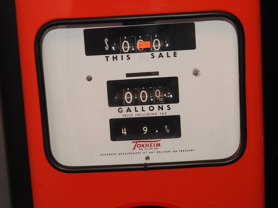 Early 1940s Tokheim Signal Gas Pump - 4