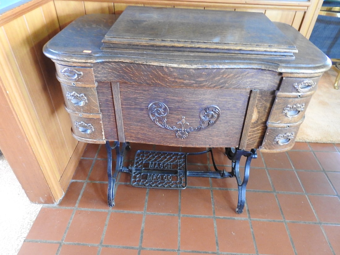 Mason Rotary Antique Treadle Sewing Machine (1 of 12)