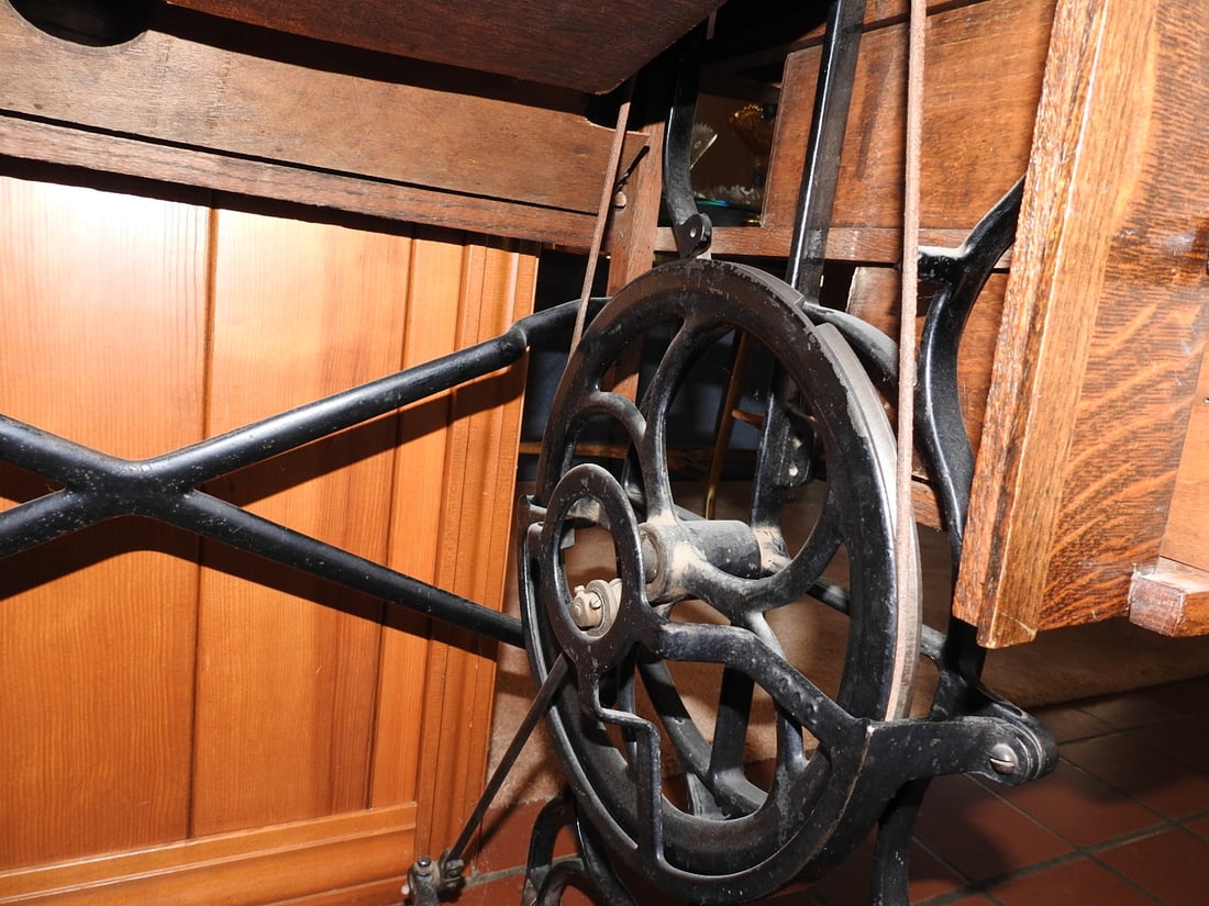 Mason Rotary Antique Treadle Sewing Machine - 9