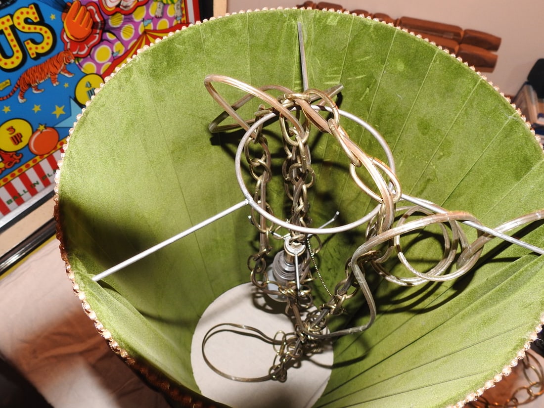 Vintage 1970s Green Velvet Hanging Lamp - 5