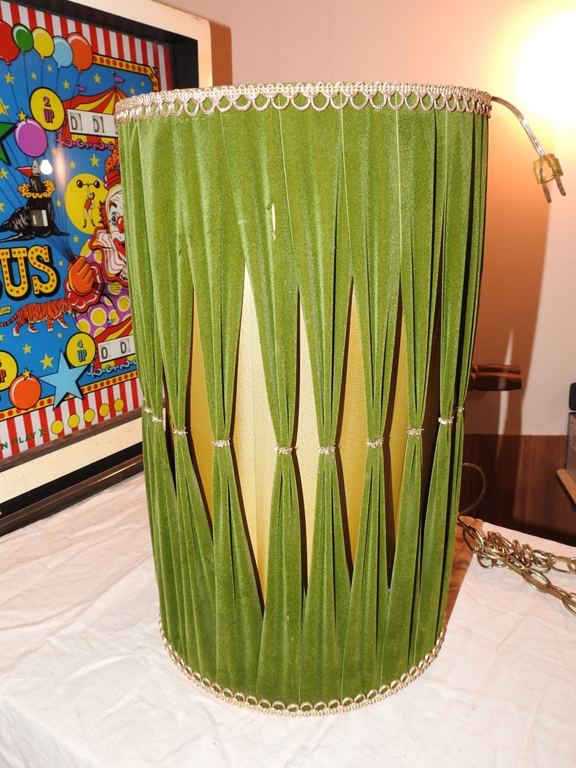 Vintage 1970s Green Velvet Hanging Lamp - 6