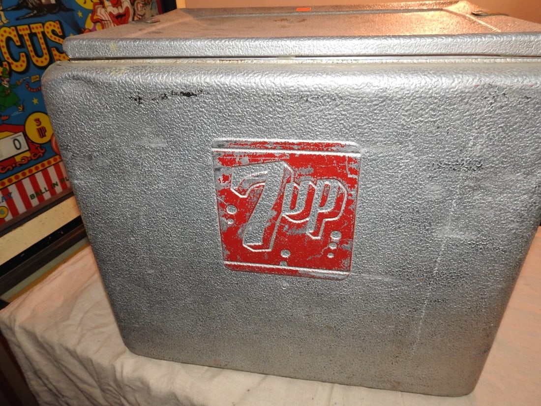 Vintage 7-Up Progress Refrigerator Co. Metal Advertising Cooler - 9