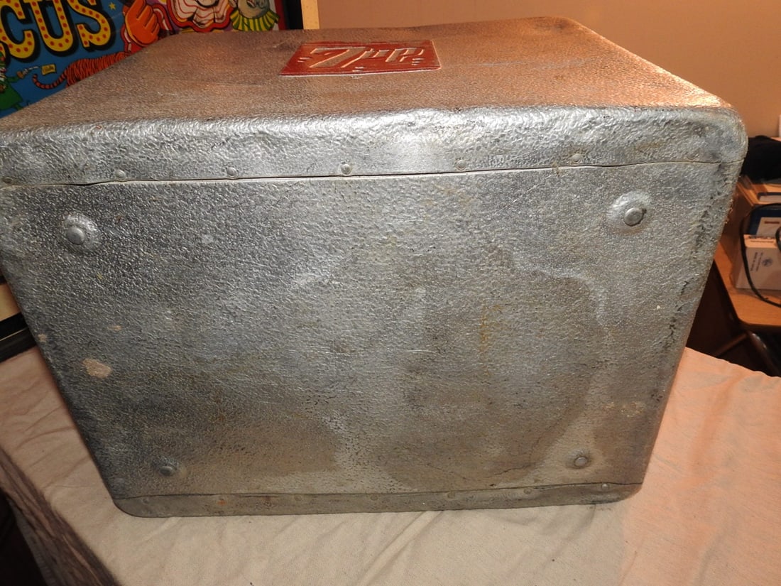 Vintage 7-Up Progress Refrigerator Co. Metal Advertising Cooler - 3