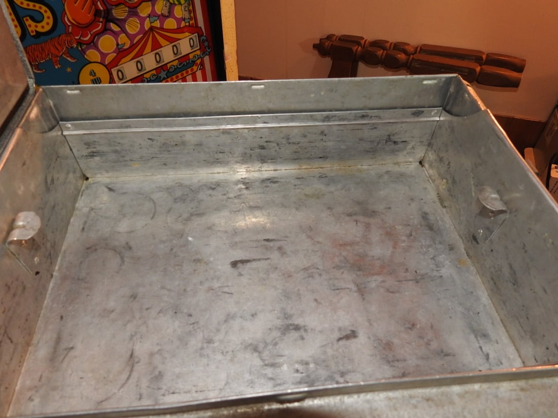 Vintage 7-Up Progress Refrigerator Co. Metal Advertising Cooler - 7