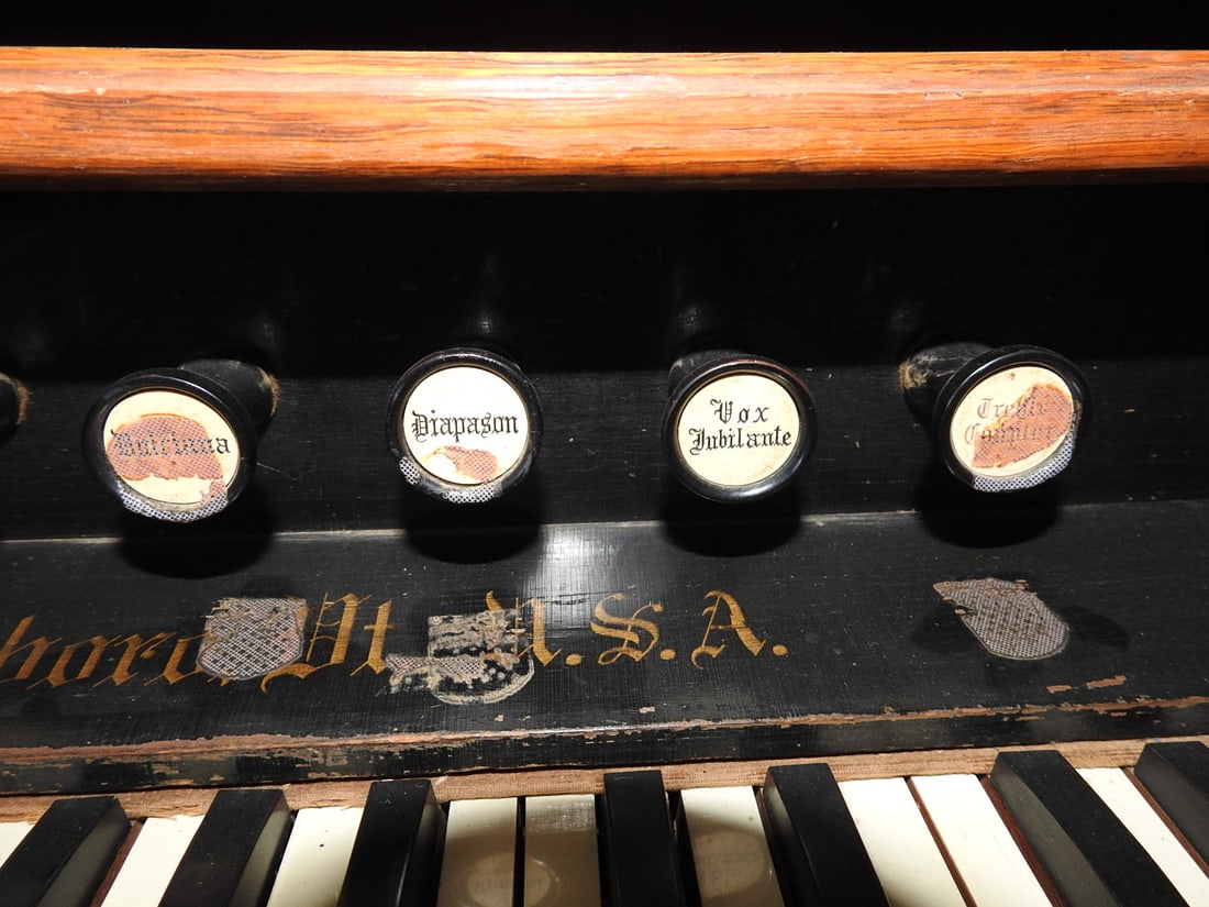 Antique Estey Pump Organ - 10