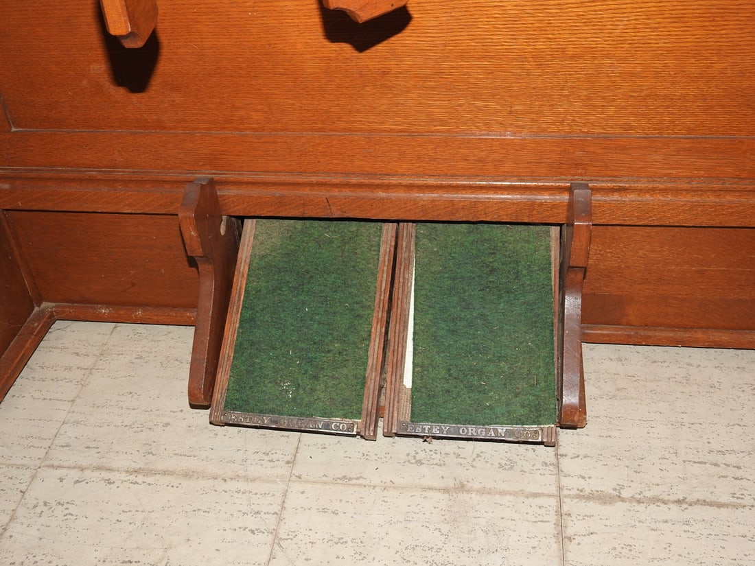 Antique Estey Pump Organ - 11