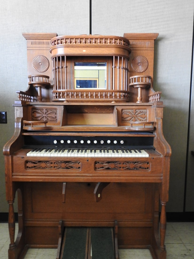 Antique Estey Pump Organ - 3