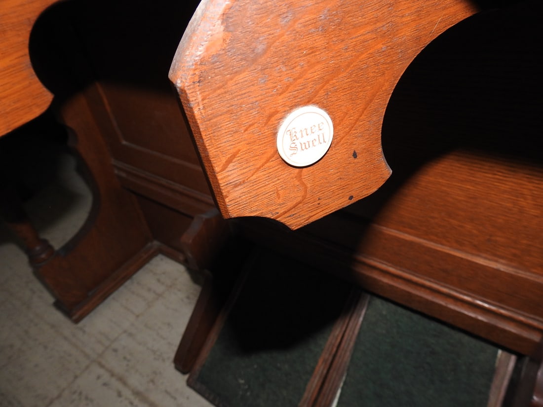 Antique Estey Pump Organ - 4