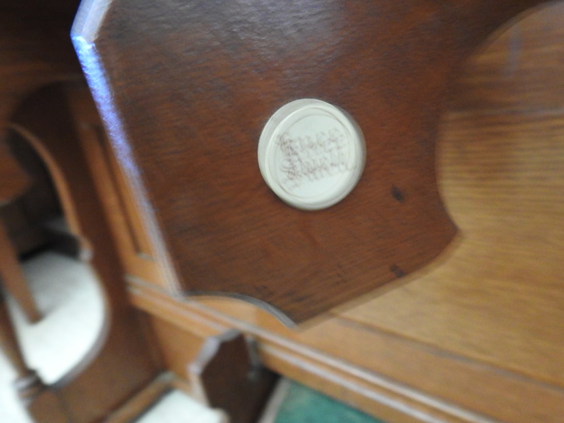 Antique Estey Pump Organ - 5