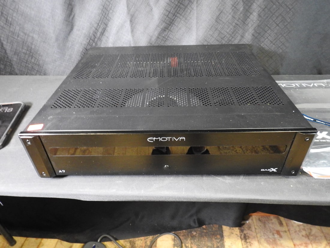 Emotiva BasX A7 Seven-Channel Power Amplifier (1 of 9)