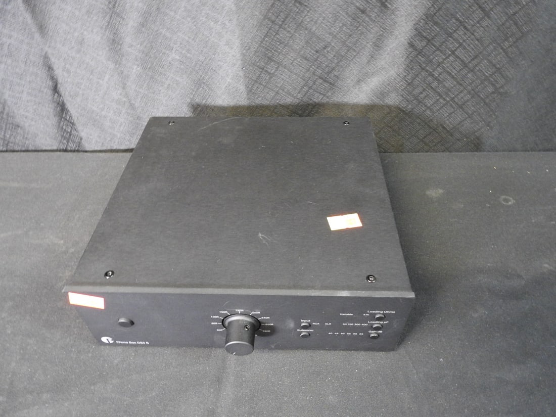 Pro-Ject Tube Box DS3 B Phono Preamp - 2