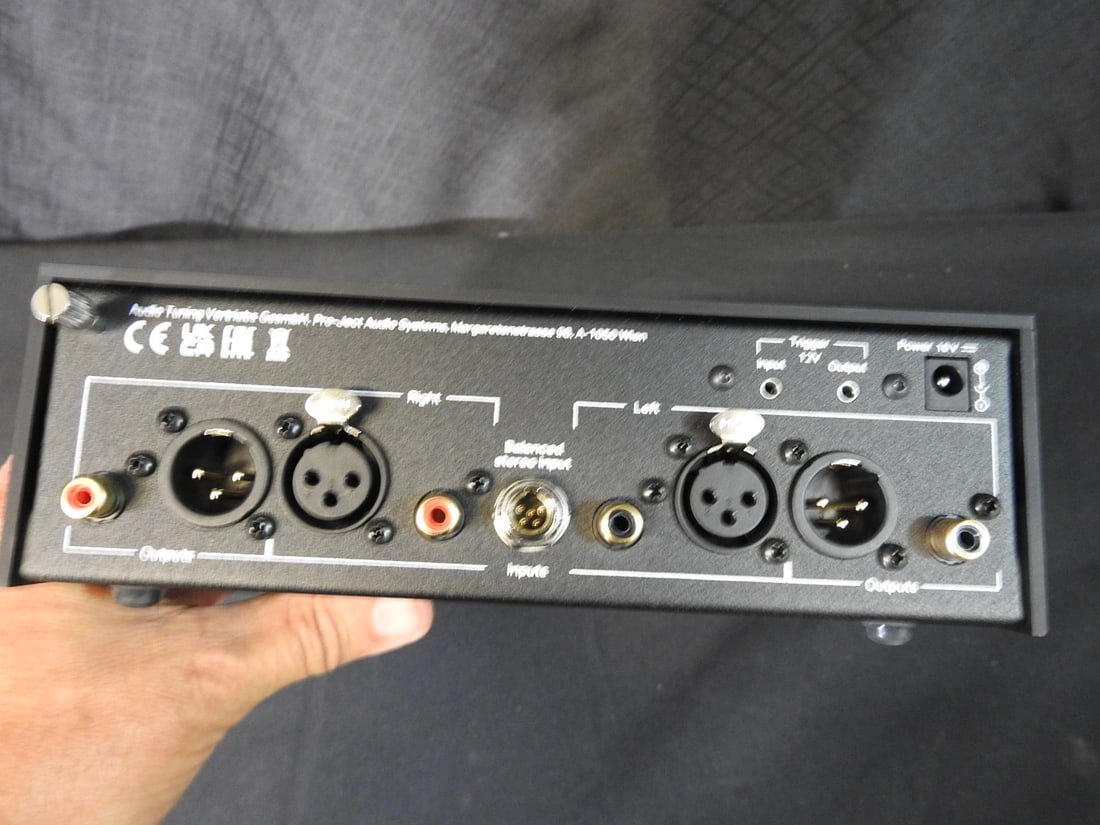 Pro-Ject Tube Box DS3 B Phono Preamp - 3