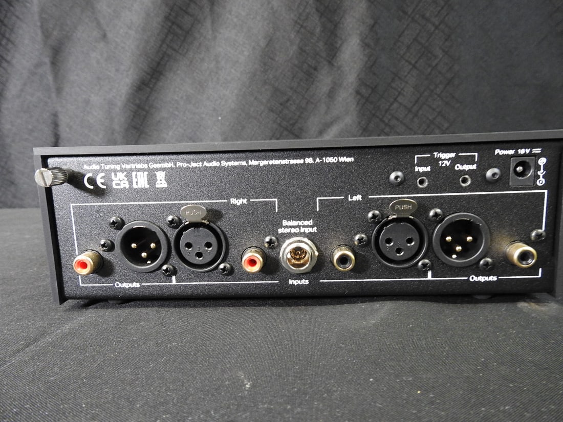 Pro-Ject Tube Box DS3 B Phono Preamp - 5