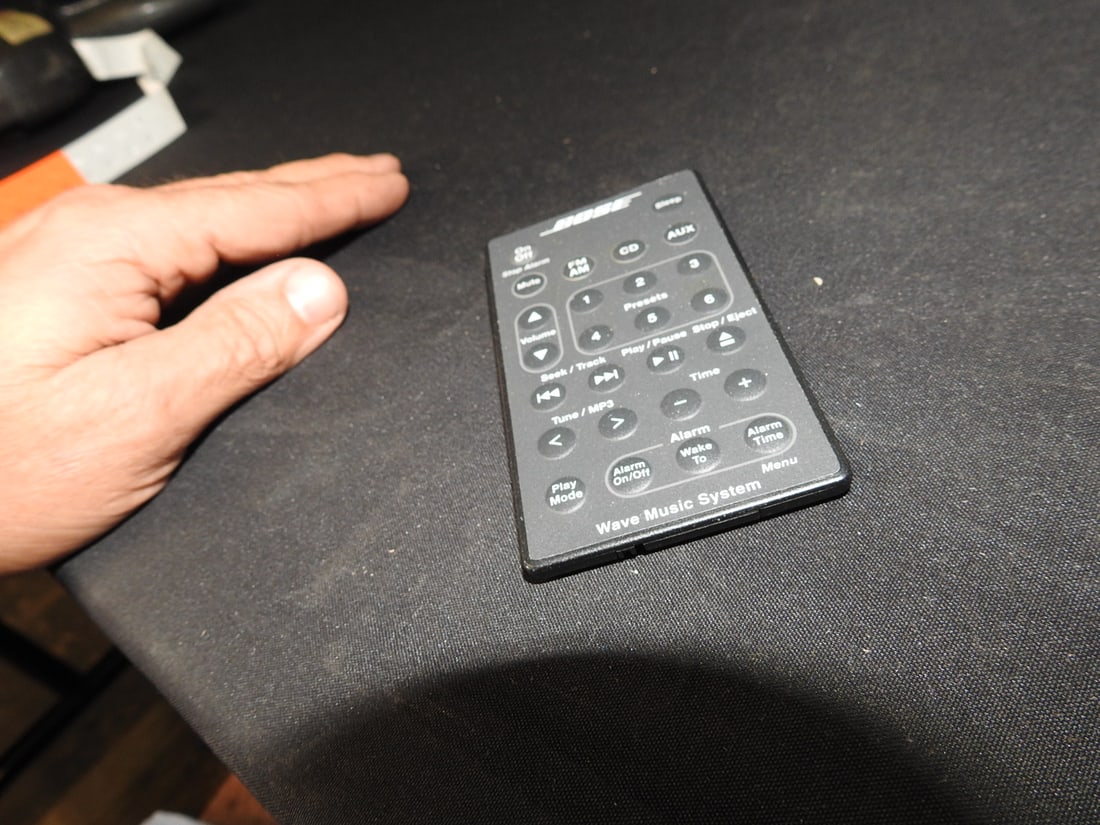 Bose Wave Music System with Remote - 4