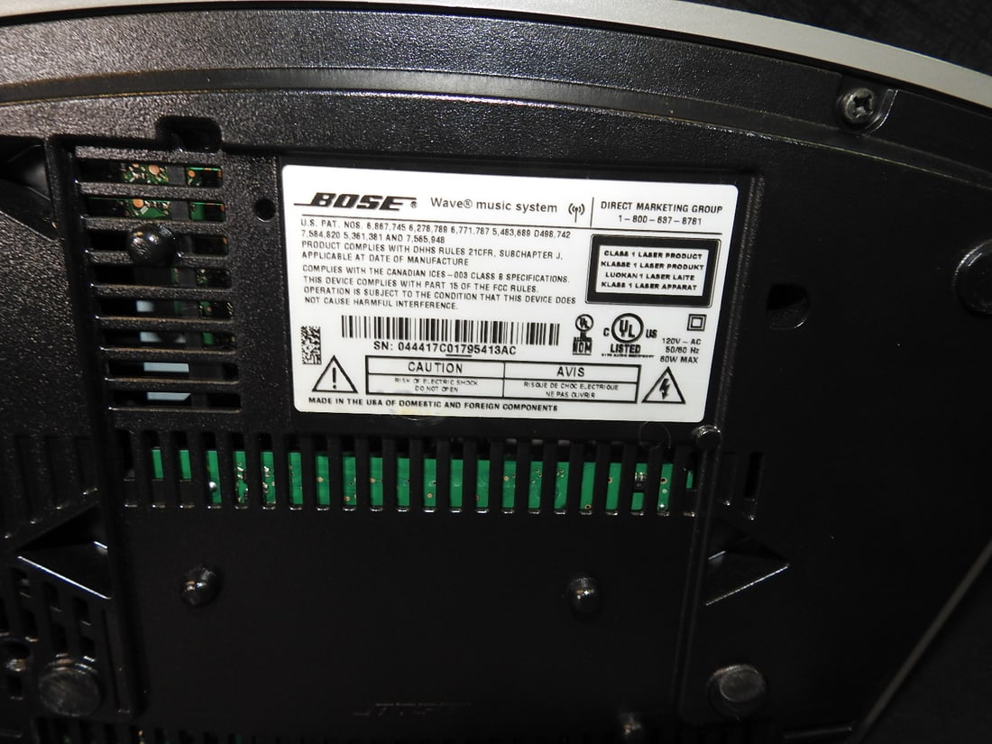 Bose Wave Music System with Manuals - 2