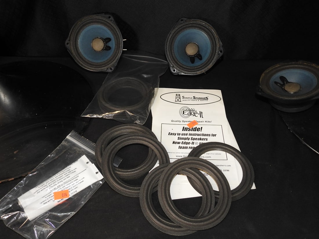 Bose 901 Series V Speakers with Tulip Stands - 17