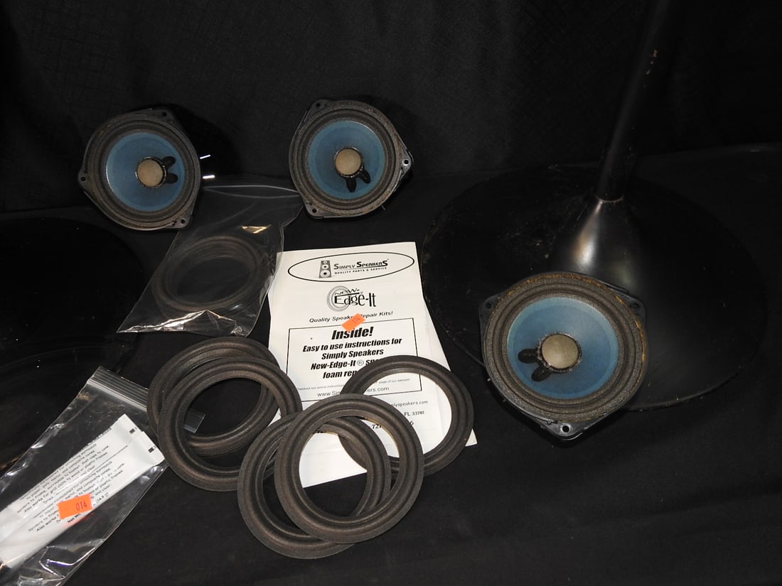 Bose 901 Series V Speakers with Tulip Stands - 7