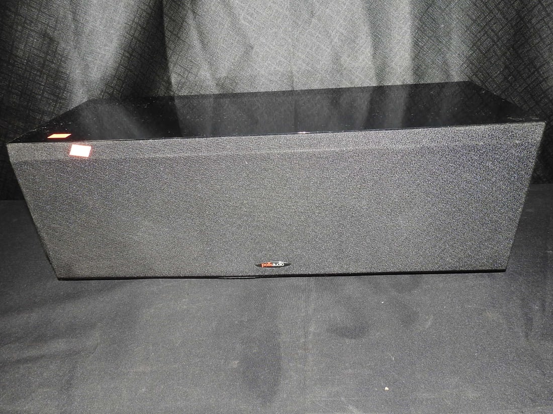 Polk Audio LSiC Center Channel Speaker: Polk Audio LSiC center channel speaker. Tested and functional. Approx. 7 H x 21 W x 9.5 D in.