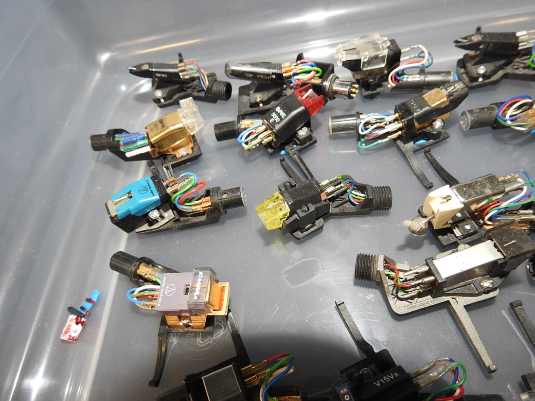 Large Lot of Phono Replacement Needles and Cartridges - 4