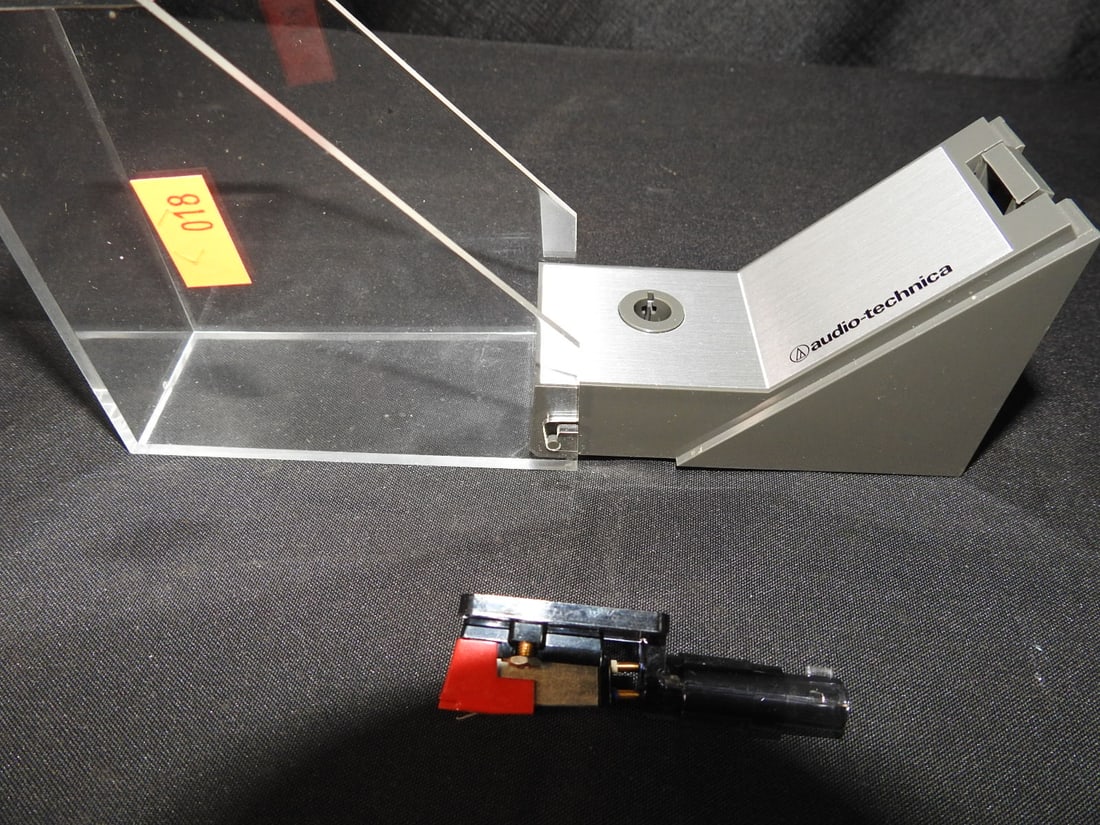 Audio-Technica AT8070 Magnetic Phono Cartridge (1 of 3)