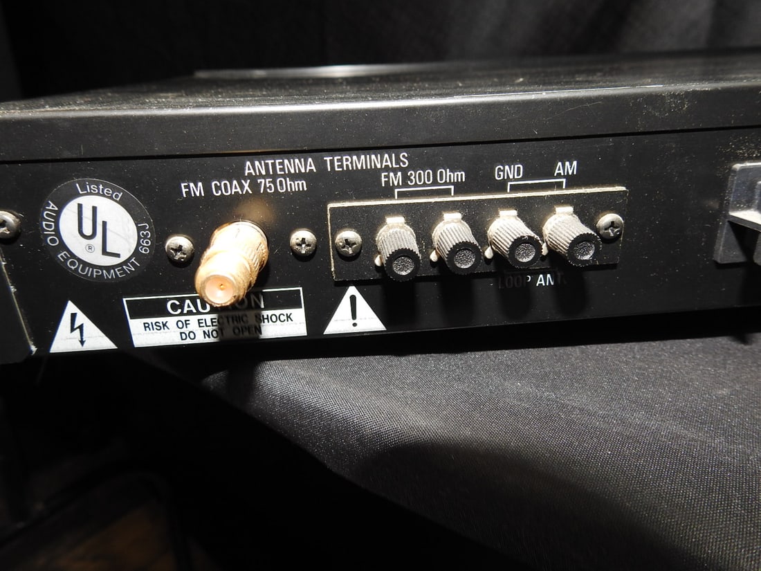 Denon TU-400 AM/FM Stereo Tuner - 9