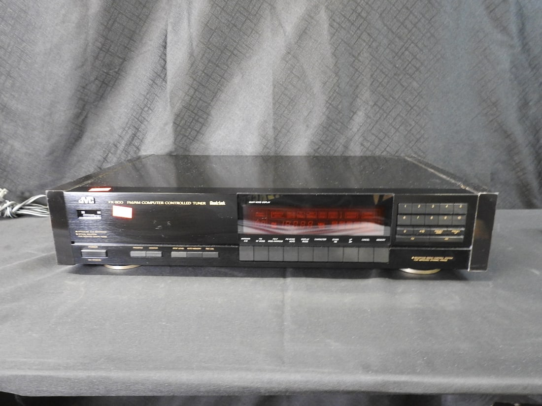 JVC FX-1100 FM/AM Computer-Controlled Tuner (1 of 8)