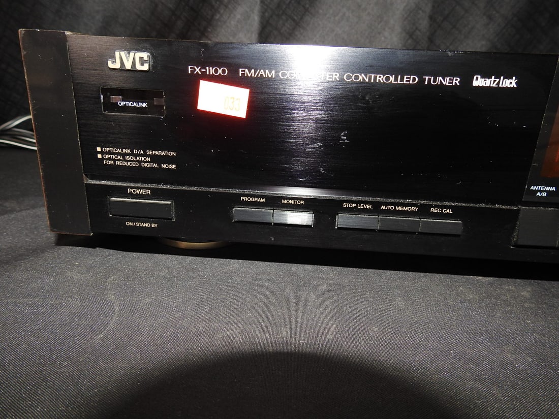 JVC FX-1100 FM/AM Computer-Controlled Tuner - 3