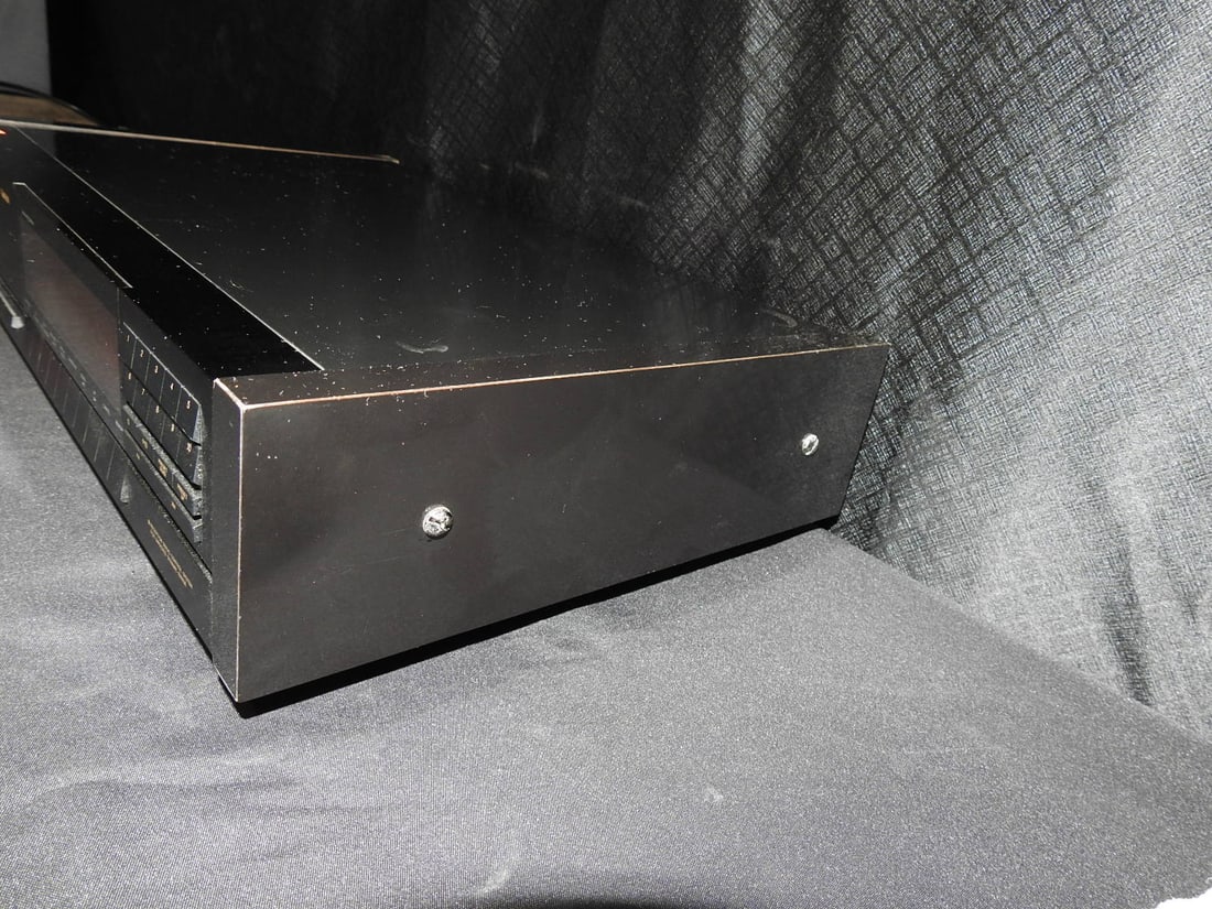JVC FX-1100 FM/AM Computer-Controlled Tuner - 5