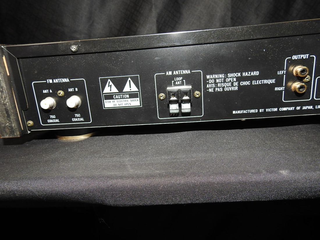 JVC FX-1100 FM/AM Computer-Controlled Tuner - 8