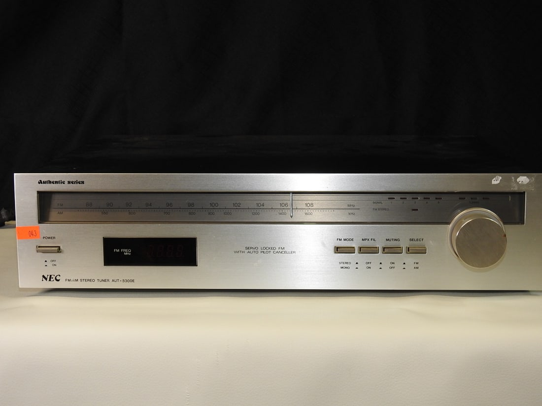 NEC AUT-3300E Authentic Series AM/FM Stereo Tuner (1 of 10)