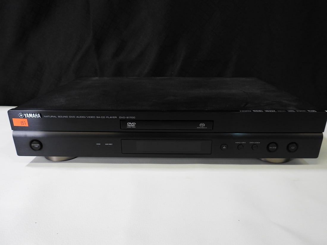 Yamaha DVD-S1700 Natural Sound DVD/CD/SACD Player (1 of 7)