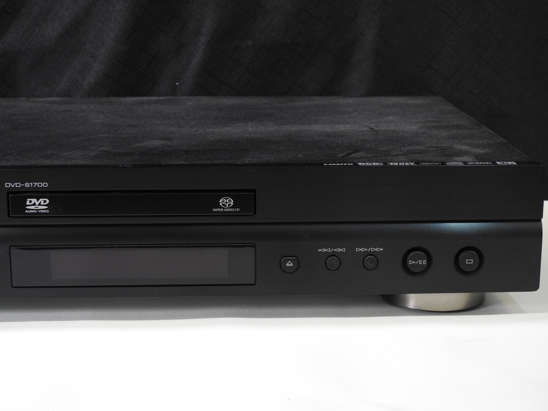 Yamaha DVD-S1700 Natural Sound DVD/CD/SACD Player - 3