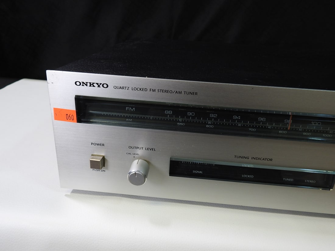 Onkyo T-4090 Tuner - 3