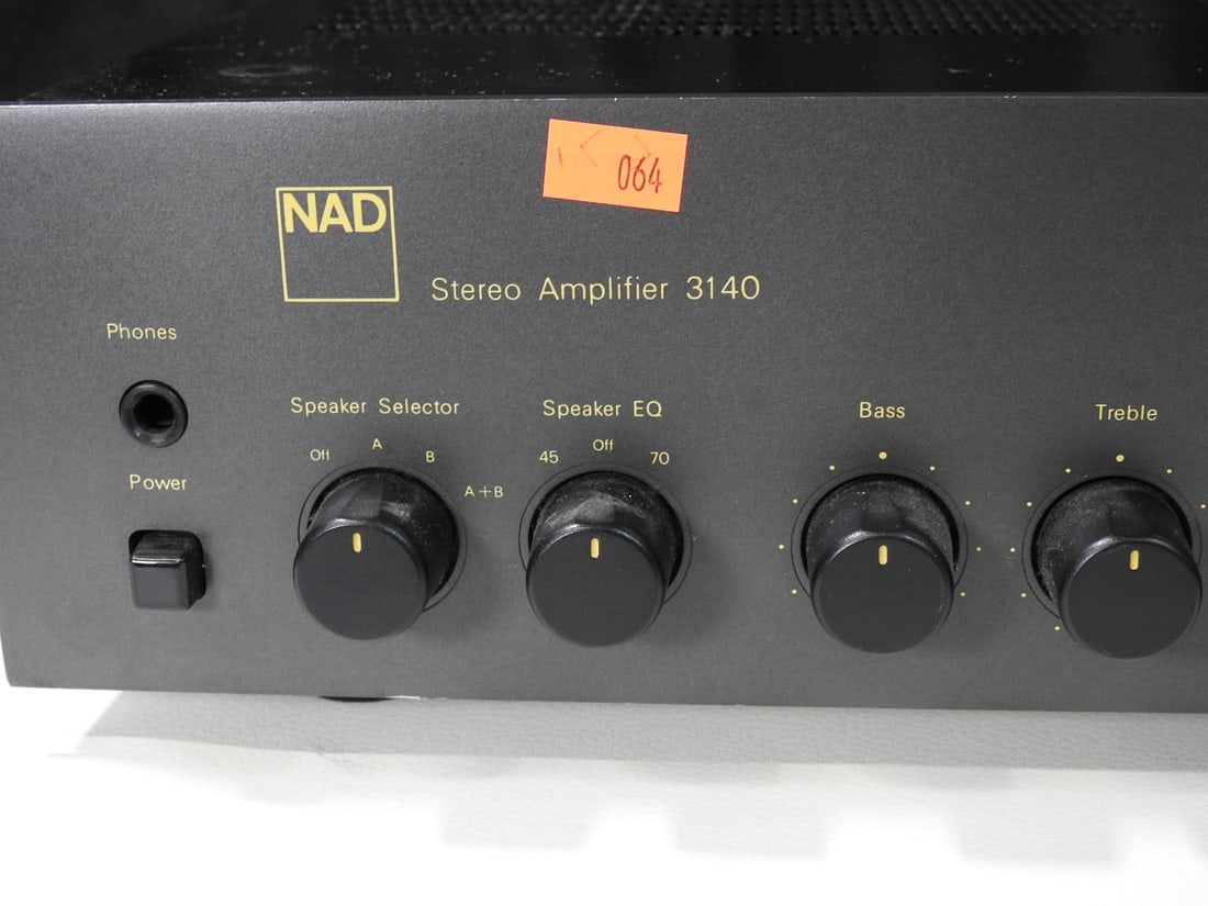 NAD 3140 Stereo Integrated Amplifier - 2