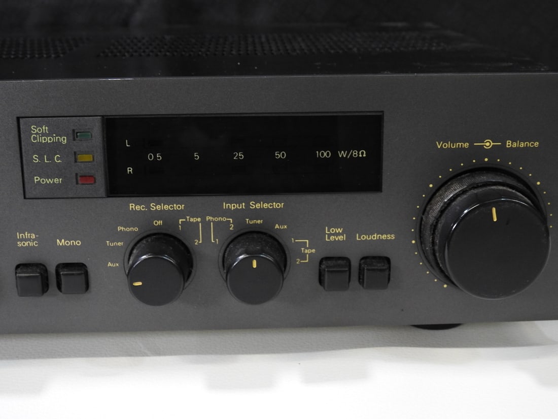 NAD 3140 Stereo Integrated Amplifier - 3