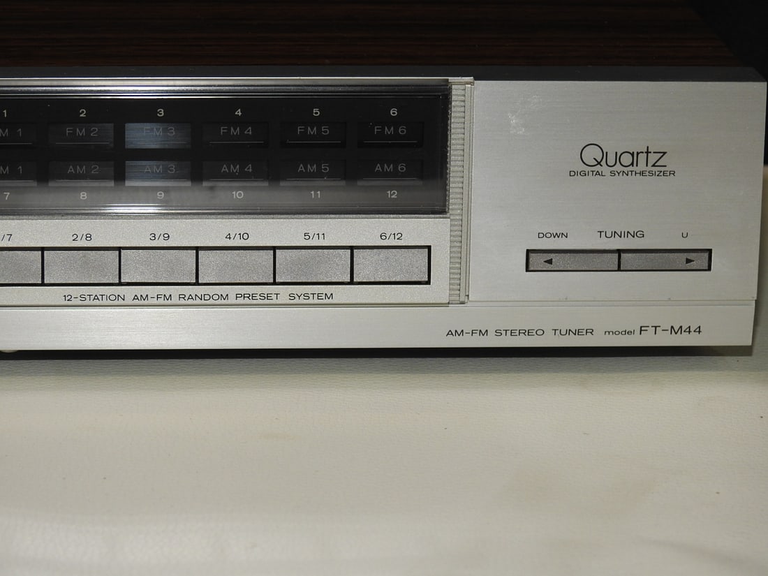 Hitachi FT-M44 Tuner - 3