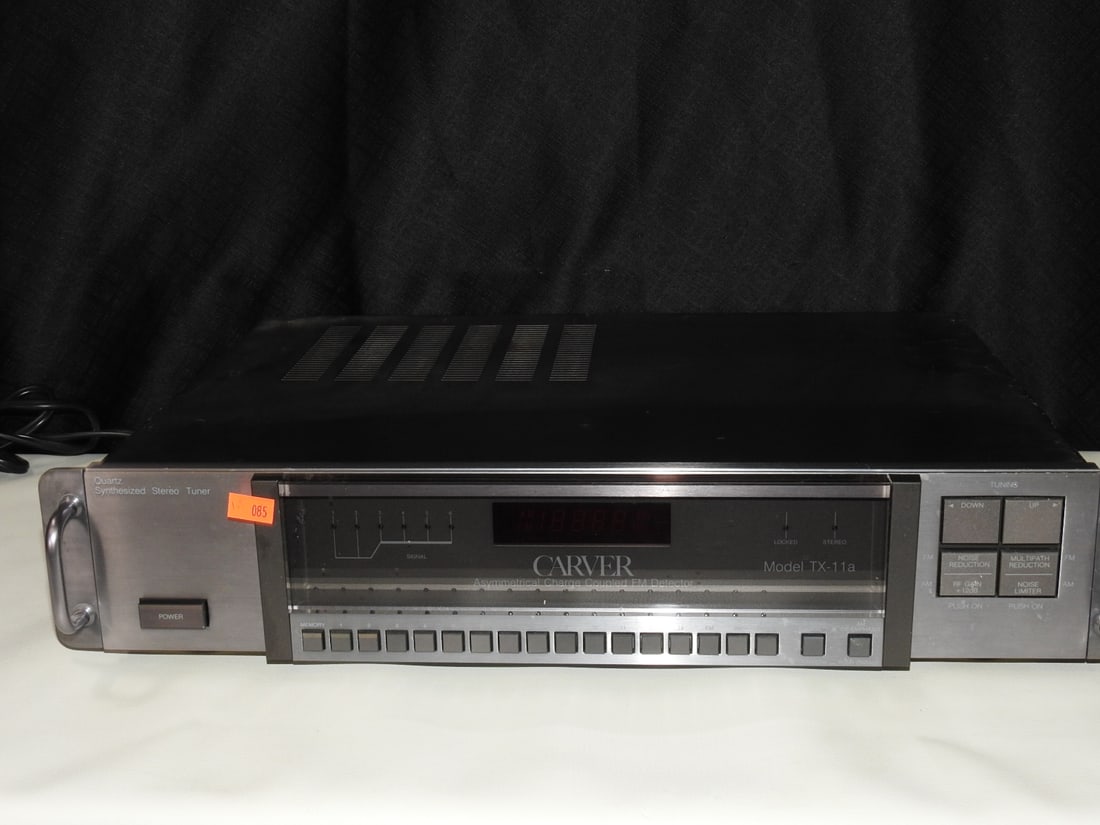 Carver TX-11A FM Stereo Tuner (1 of 9)