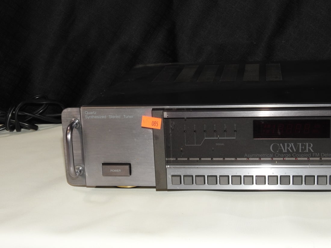 Carver TX-11A FM Stereo Tuner - 2
