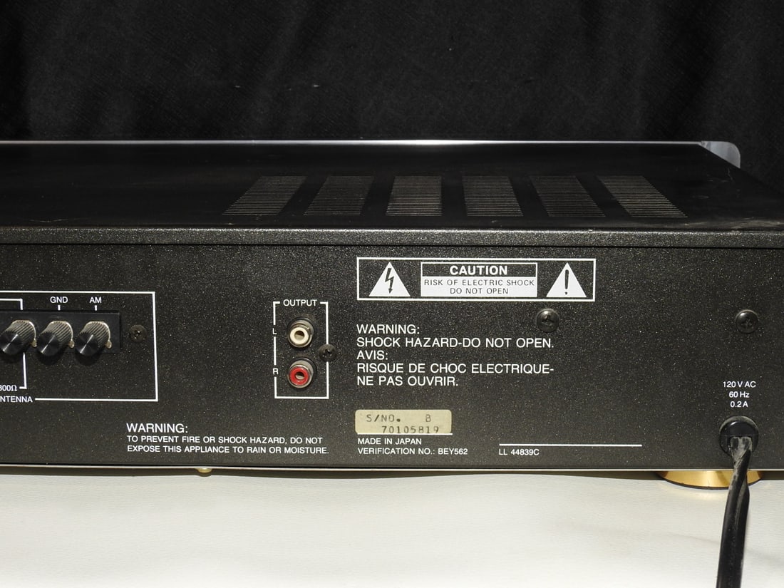 Carver TX-11A FM Stereo Tuner - 8