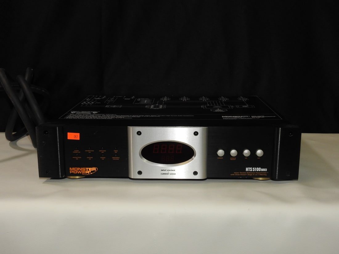 Monster Power HTS 5100 MKII Power Center - 2