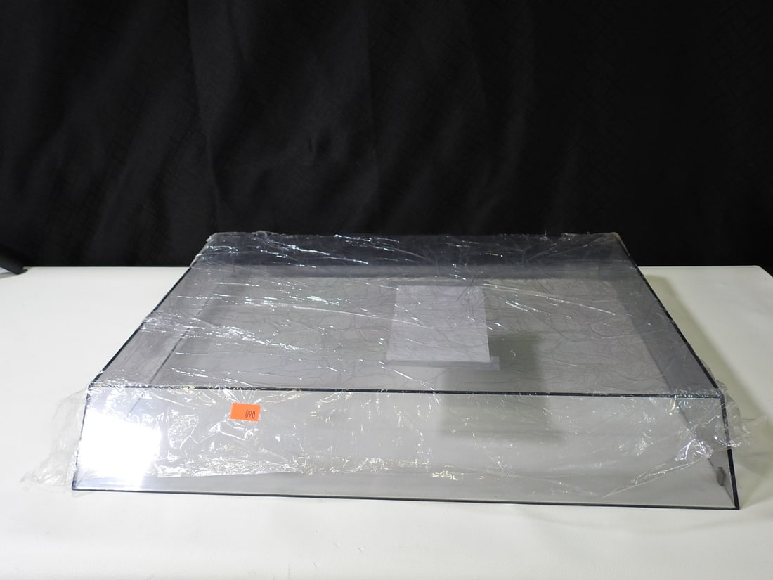 Dual CS528 Replacement Turntable Dust Cover: Clear Dual replacement turntable dust cover. Used cover only as shown. Approx. 2 H x 17 W x 14 D in.