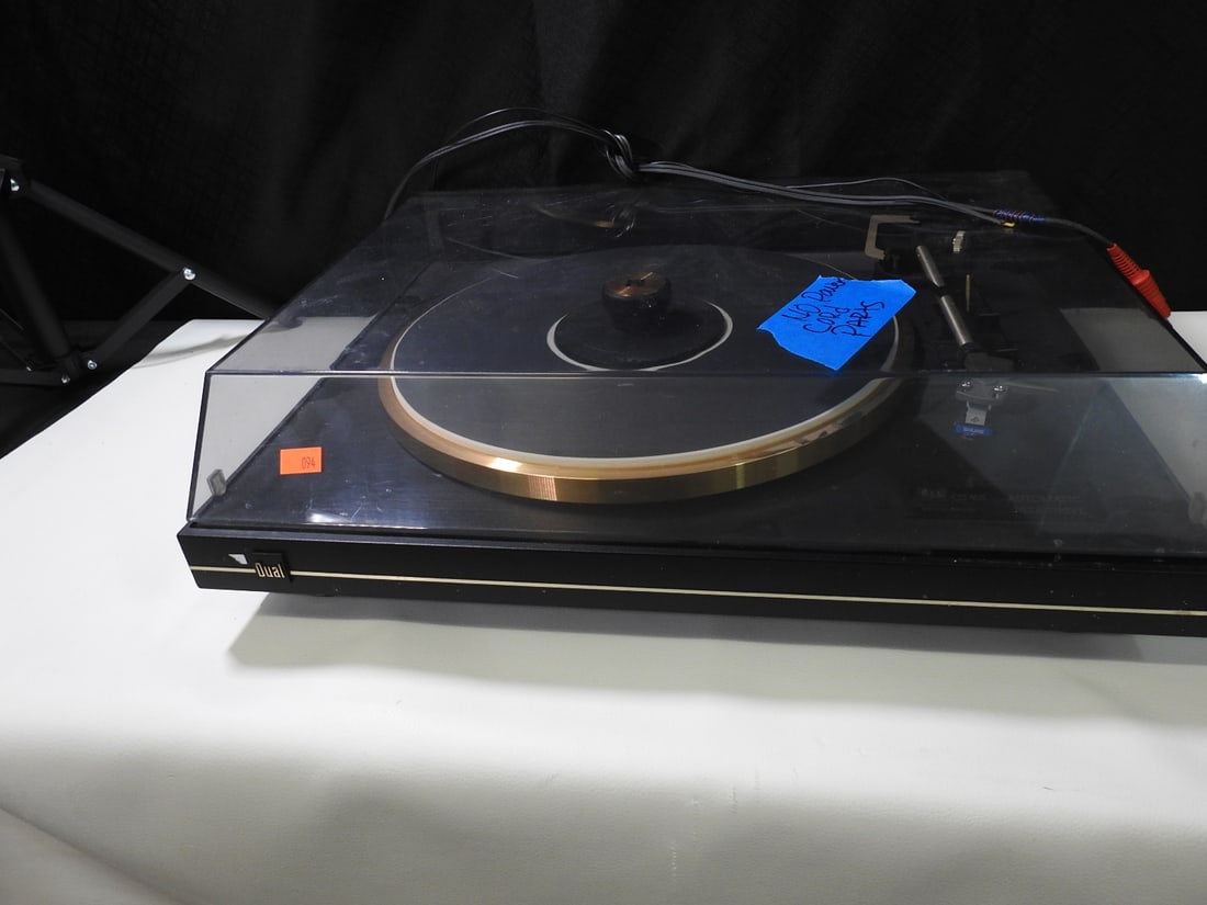 Dual CS-455 Gold Edition Turntable for Parts or Repair: Dual CS-455 Gold Edition belt-drive turntable. Non-functional, sold for parts or repair. Approx. 5 H x 17 W x 15.5 D in.