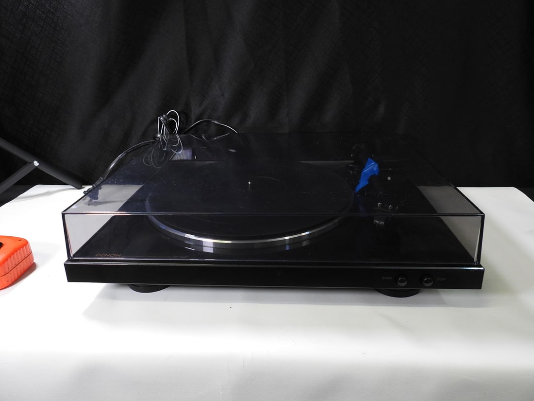 Denon DP-300F Automatic Turntable (1 of 10)