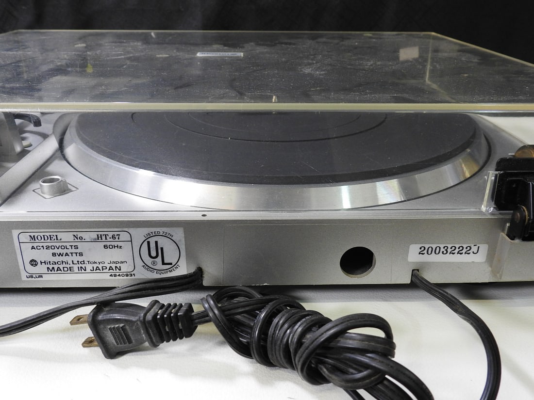 Hitachi HT-67 Turntable - 10
