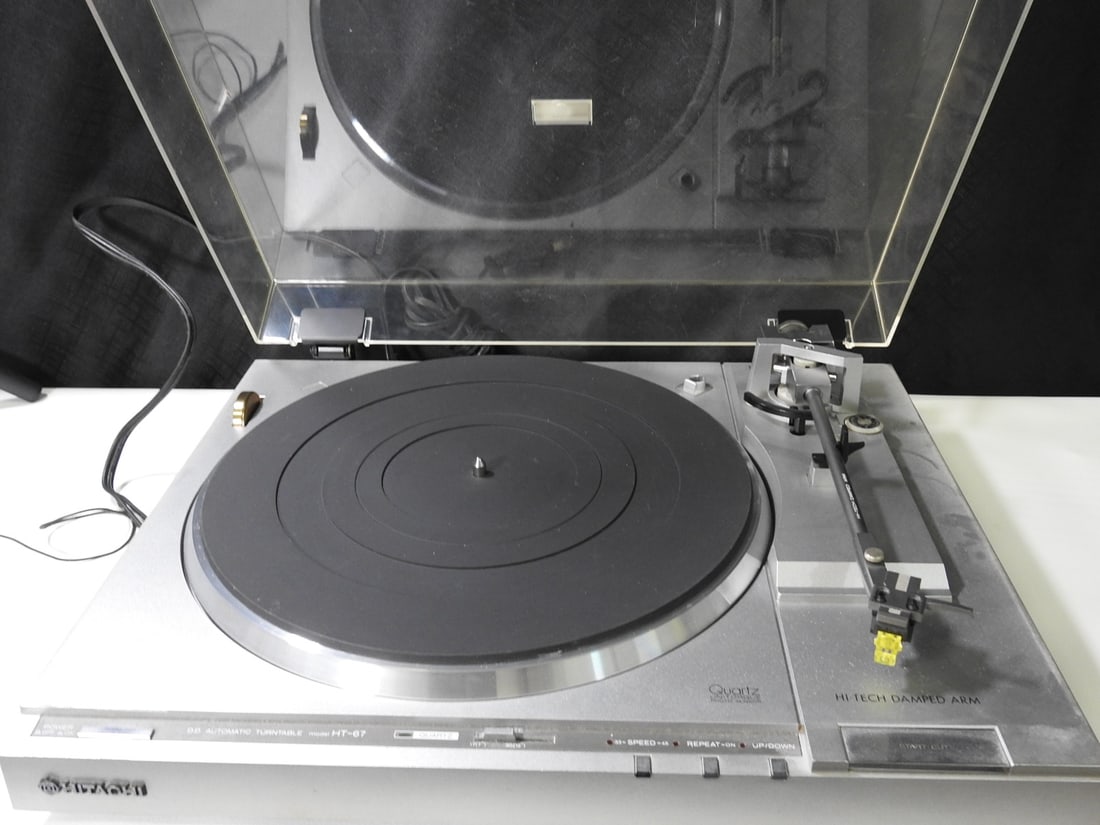 Hitachi HT-67 Turntable - 5