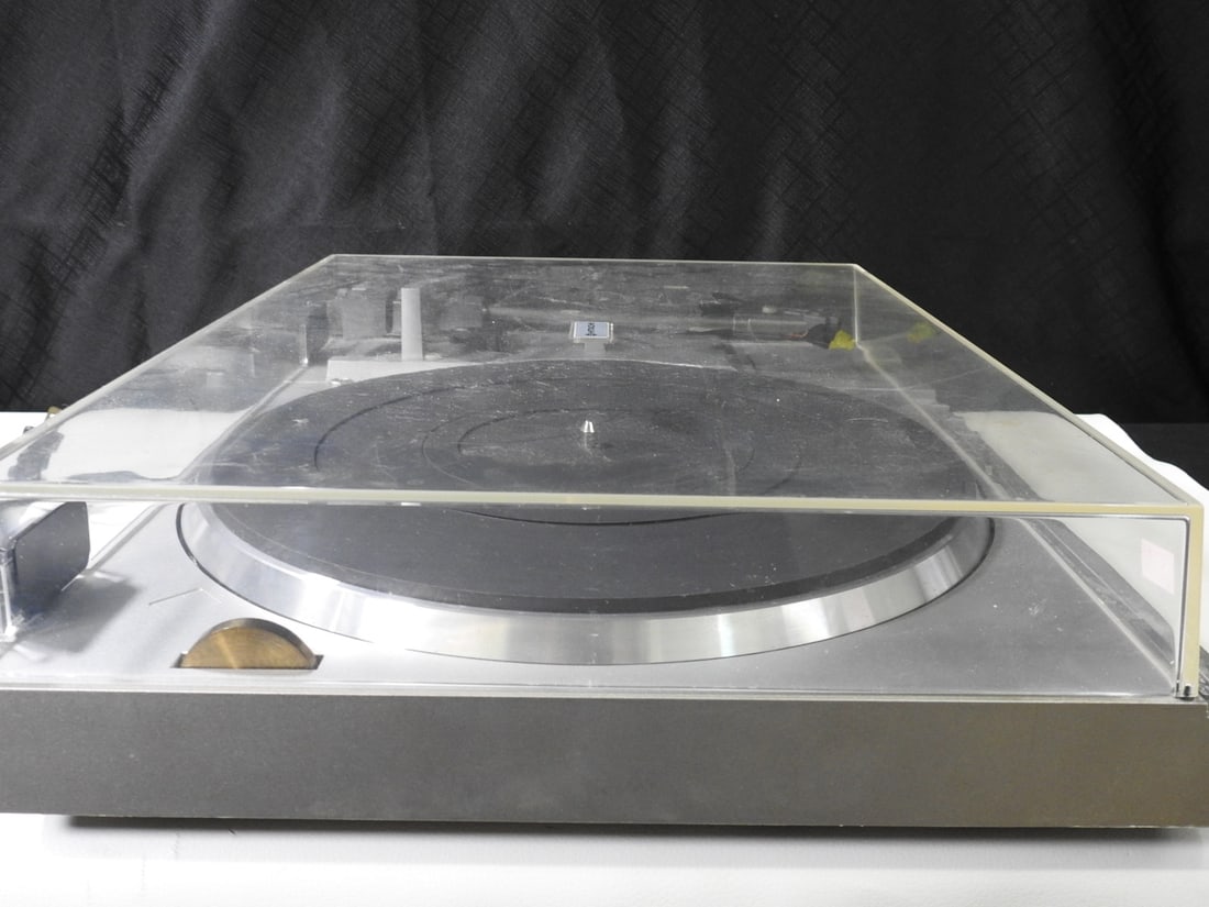Hitachi HT-67 Turntable - 9