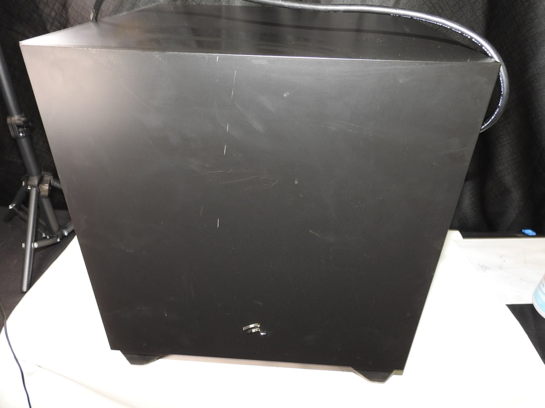 MartinLogan Dynamo 1600X Powered Subwoofer (1 of 12)