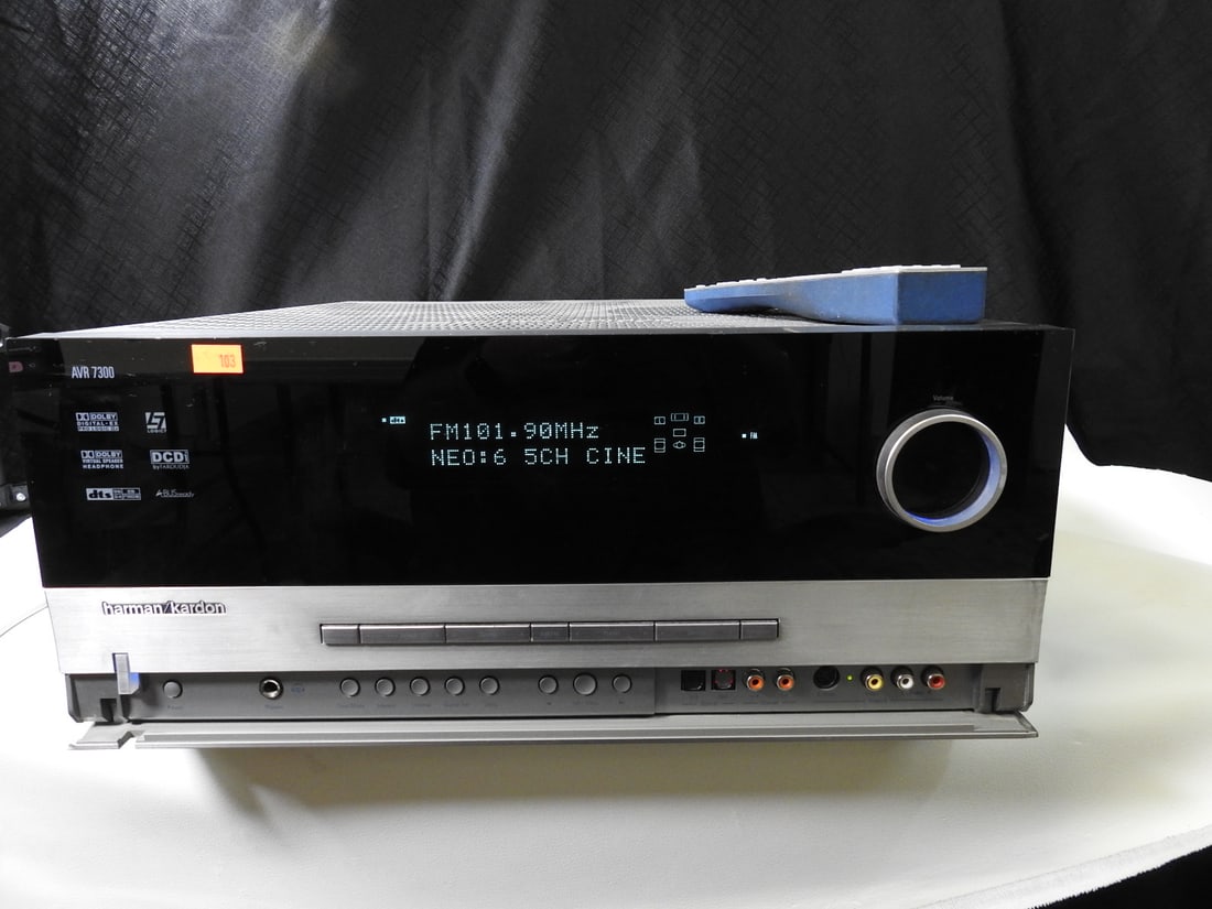 Harman Kardon AVR 7300 Receiver with Remote (1 of 12)