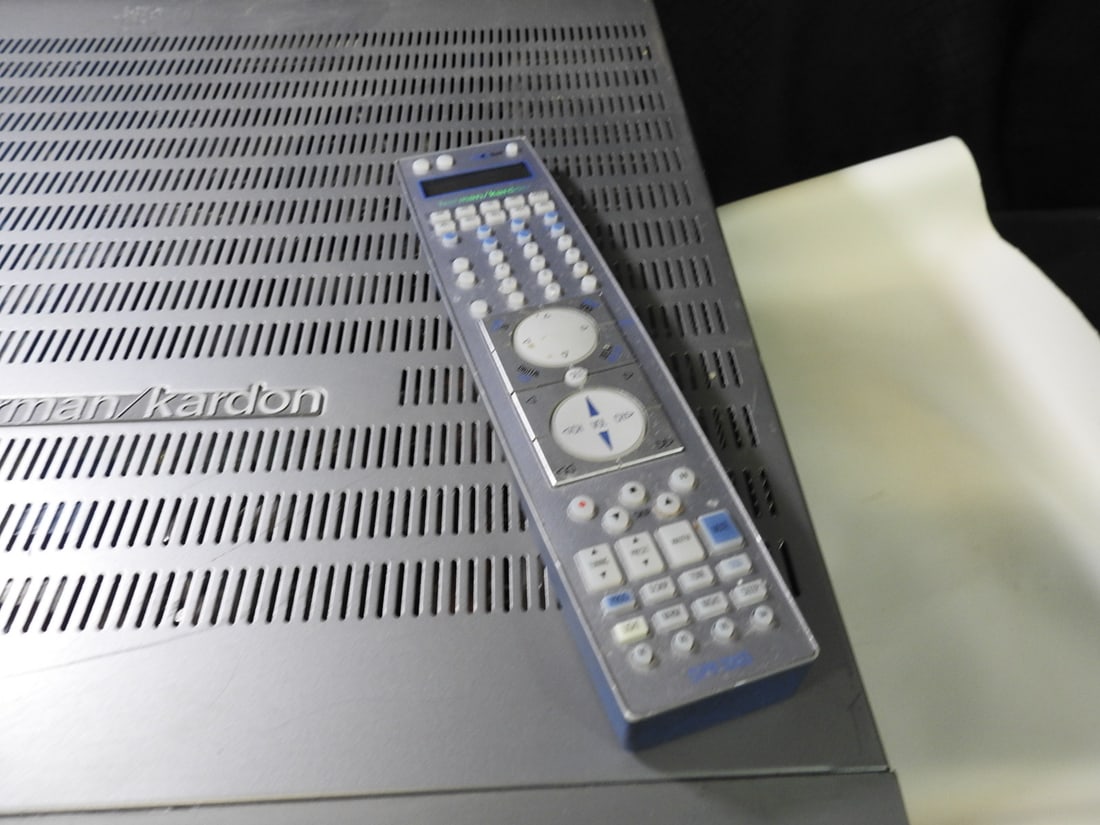 Harman Kardon AVR 7300 Receiver with Remote - 2
