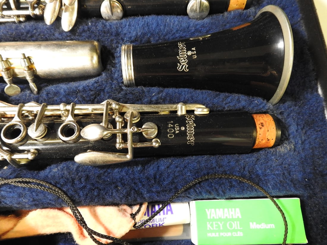 Selmer 1400 Clarinet with Case - 2